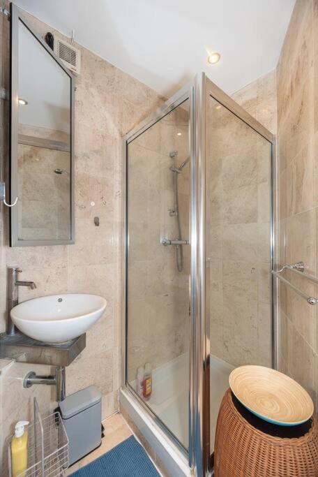 Discover London Central 2 Bedroom In Kensington Buitenkant foto