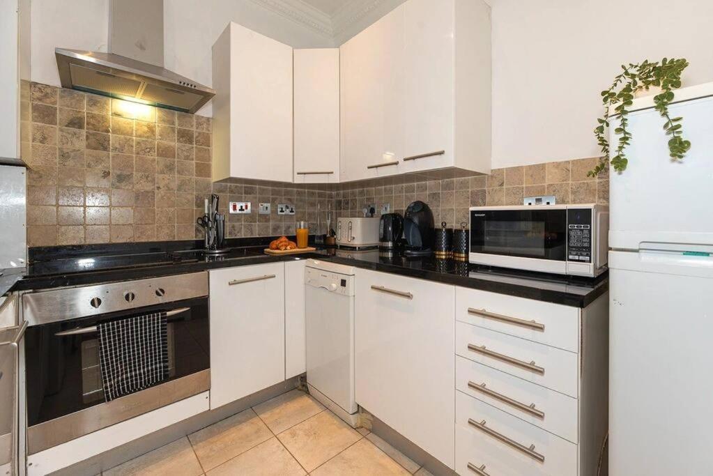 Discover London Central 2 Bedroom In Kensington Buitenkant foto