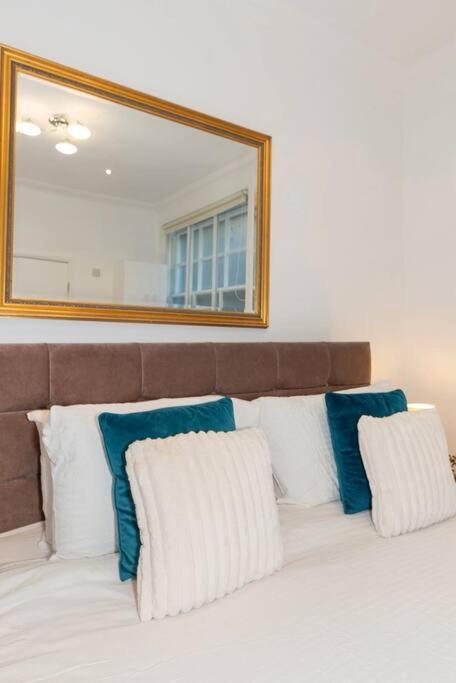 Discover London Central 2 Bedroom In Kensington Buitenkant foto
